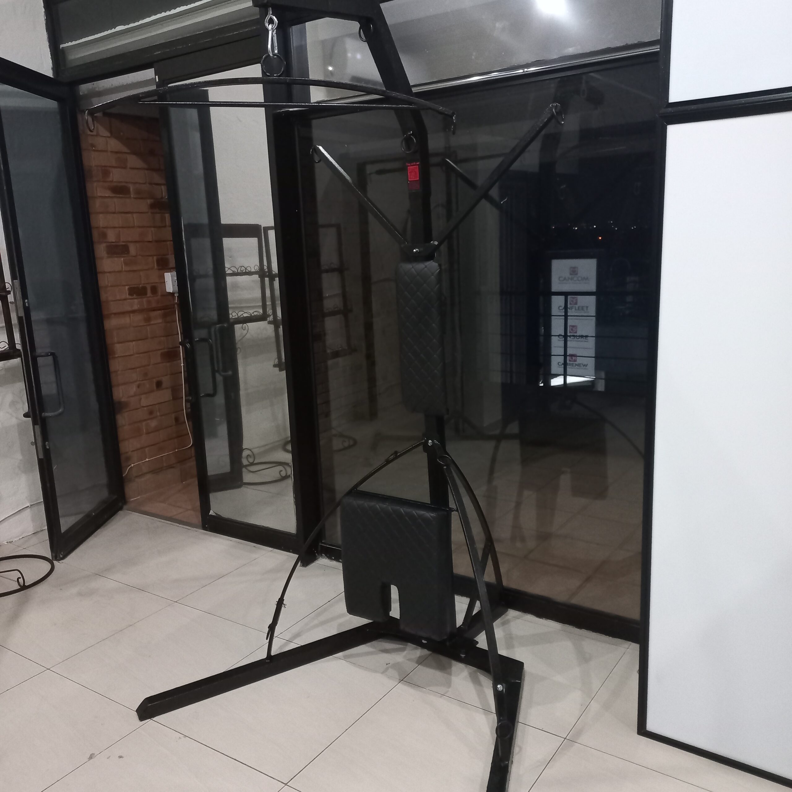Custom suspension frame display